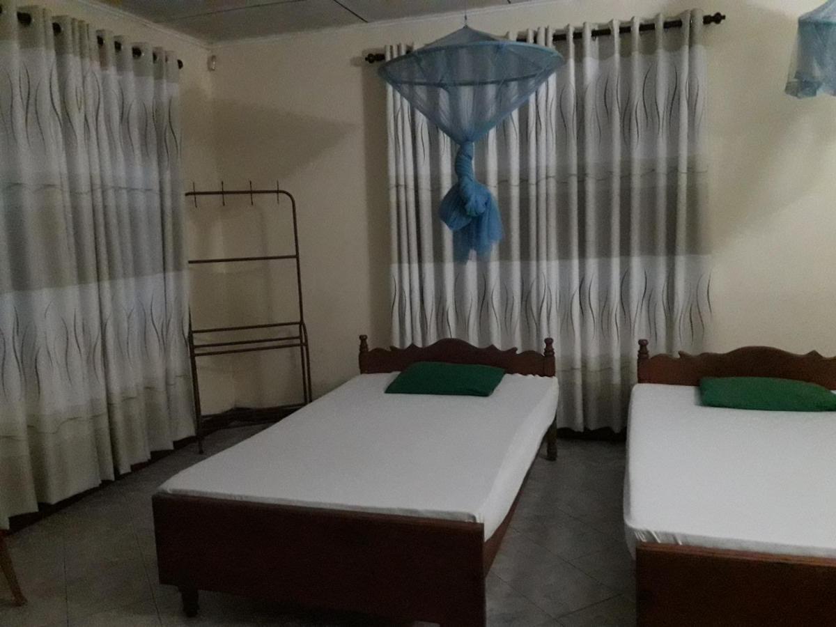 Hansika Guest Inn Buttala Экстерьер фото